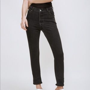 Levi cropped black jeans